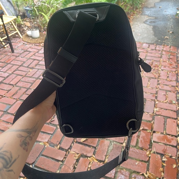 Authentic Coach Crossbody Graham Pack backpack - Picture 6 of 8